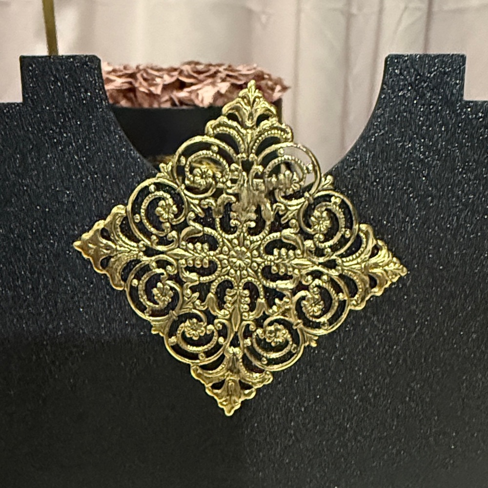 Elegant Vintage Gold Filigree Brooch